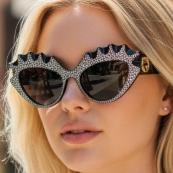 Gucci Designer Hollywood Forever Irregular CatEye Black New Sunglasses Doamonds